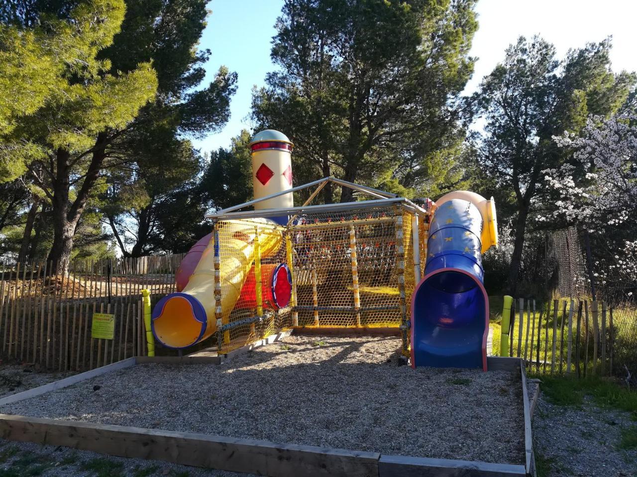 Camping Le Bois De Pins Salses-le-Chateau Εξωτερικό φωτογραφία